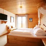 Rosis Sonnbergstuben Hotel 4*