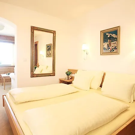 Rosis Sonnbergstuben Hotel 4*