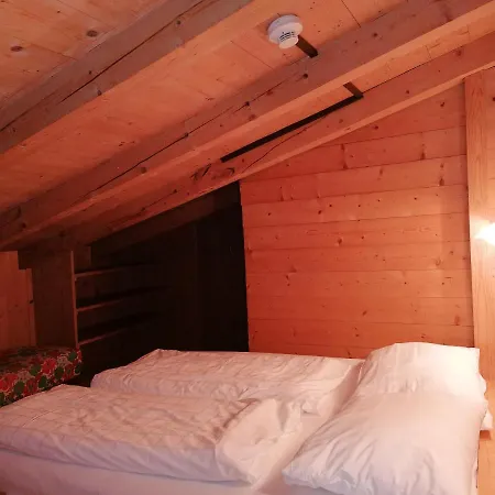 罗西斯森博格斯图本酒店 4*