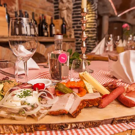 Hotel Rosis Sonnbergstuben 4*