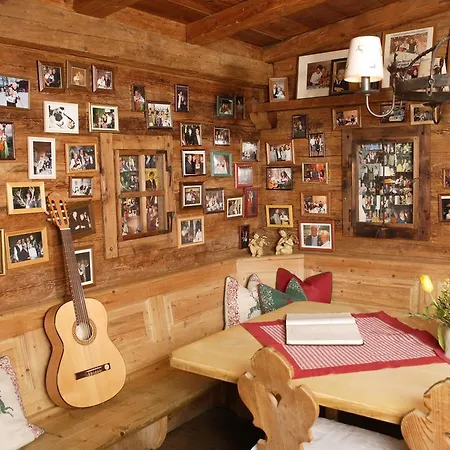 罗西斯森博格斯图本酒店 4*