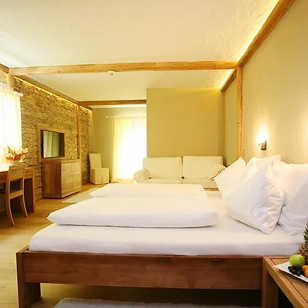 روزيس سونبرغستوبين كيتزبوهيل